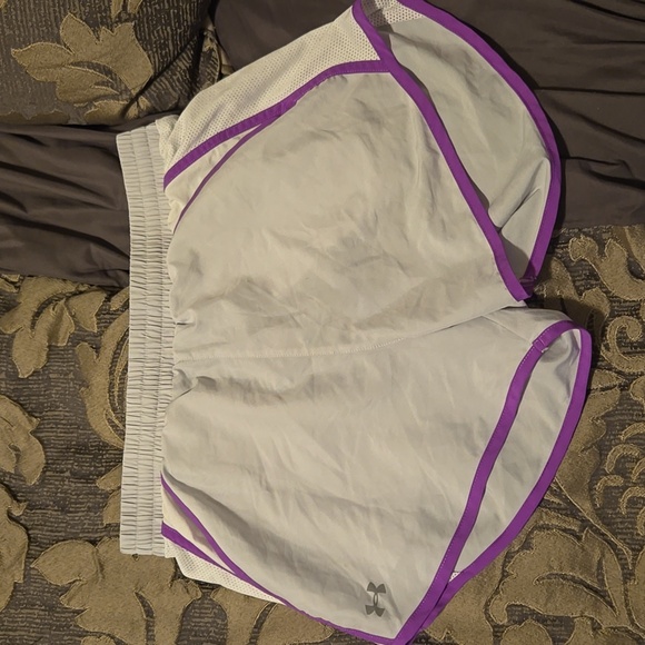 Under Armour Shorts - Picture 2 of 4